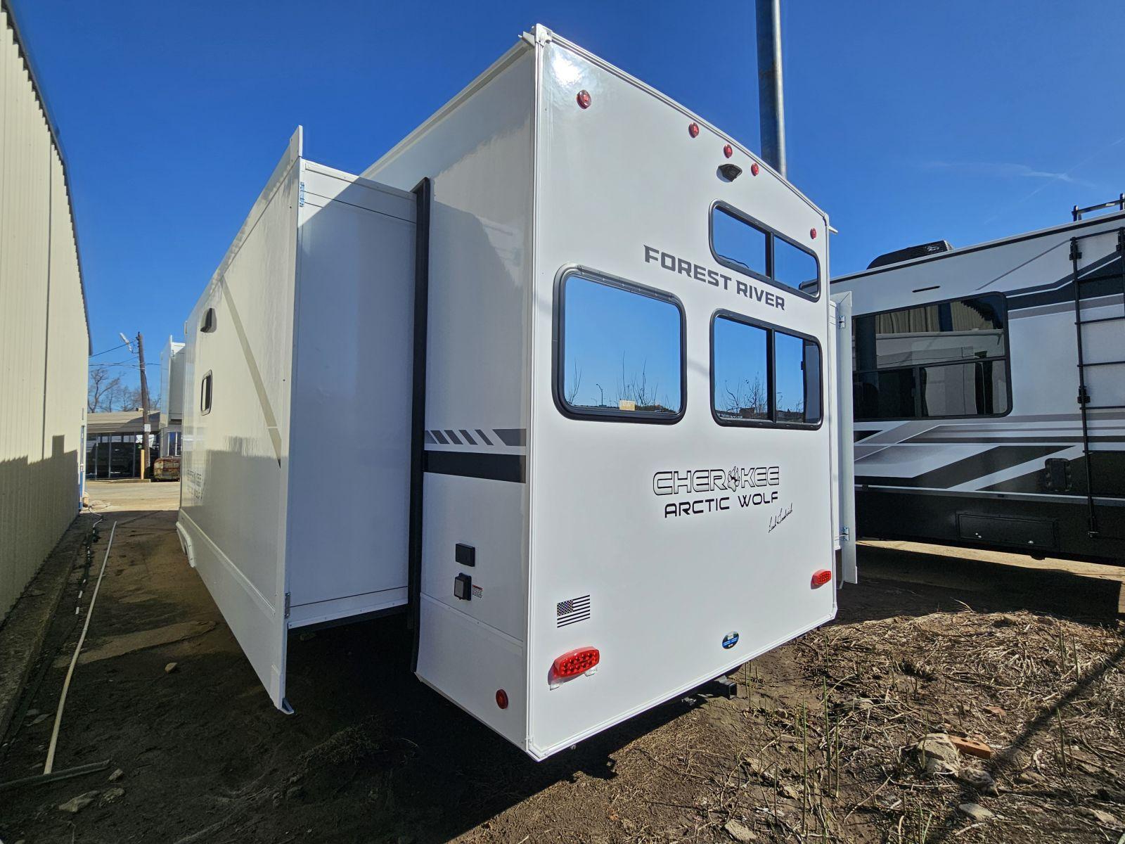 2026 Forest River 2026 Forest River Cherokee Arctic Wolf - thumbnail 41