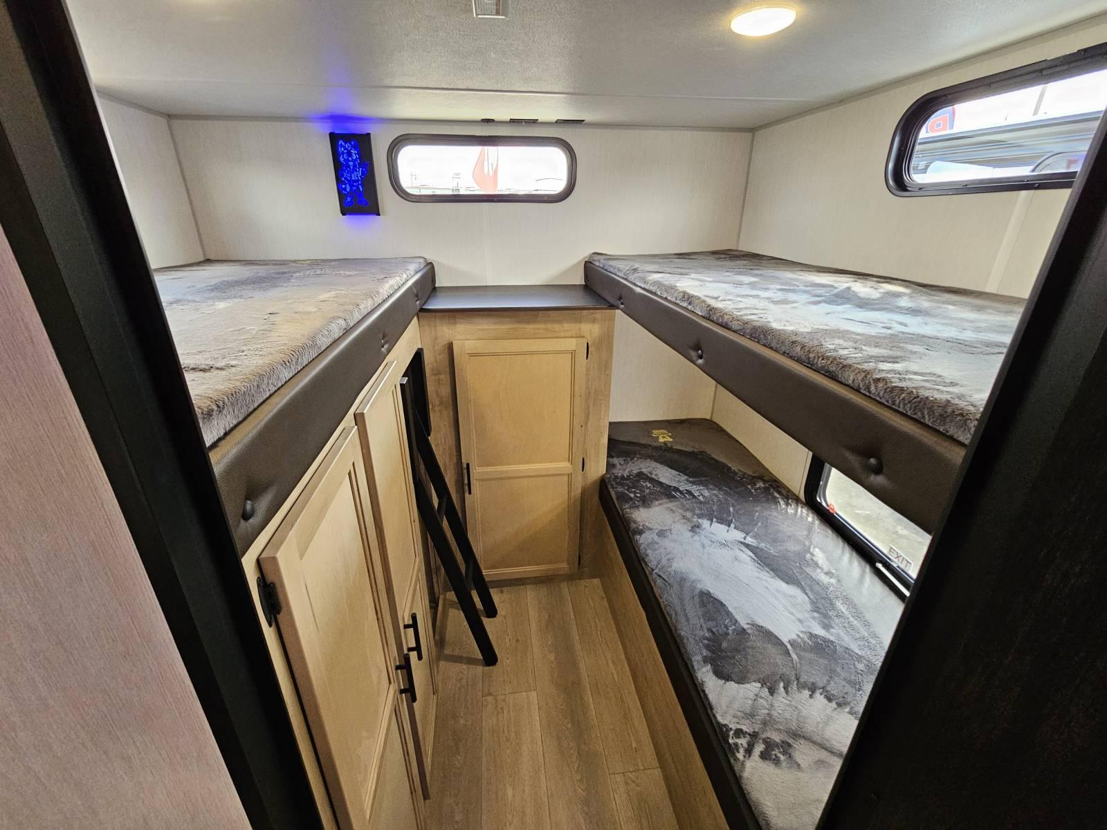 2026 Forest River 2026 Forest River Cherokee Grey Wolf - thumbnail 13