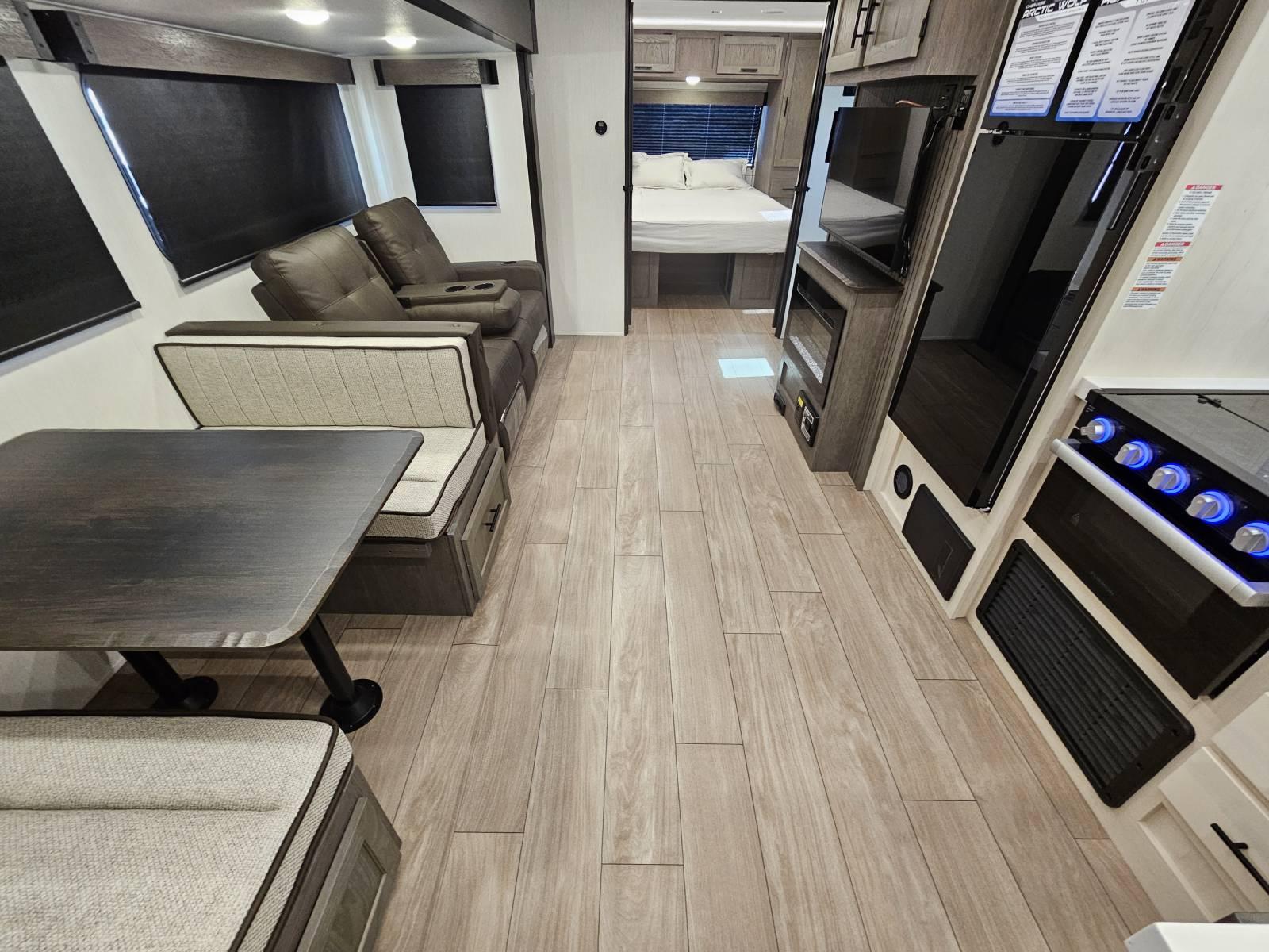 2026 Forest River 2026 Forest River Cherokee Alpha Wolf - thumbnail 5