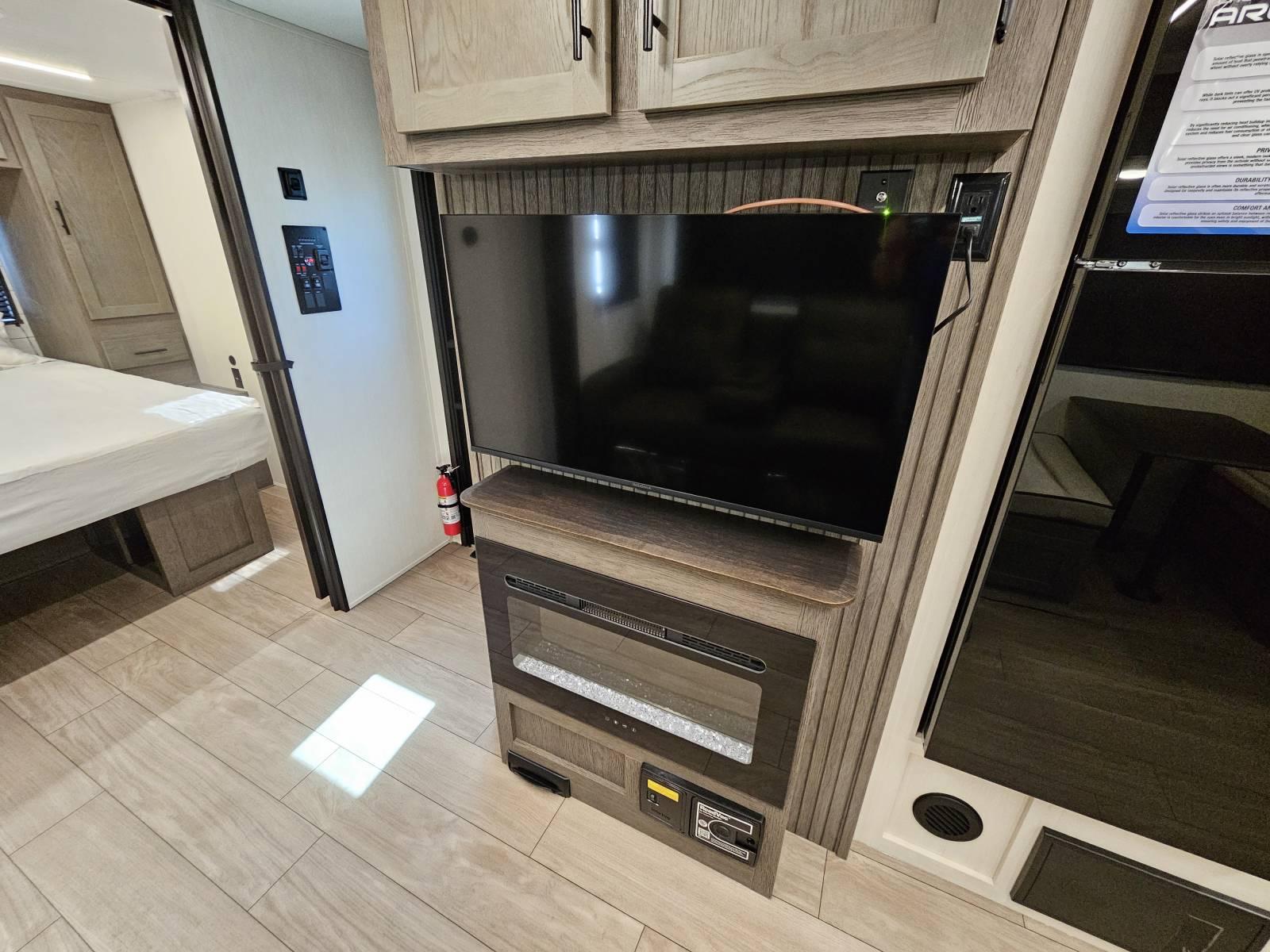 2026 Forest River 2026 Forest River Cherokee Alpha Wolf - thumbnail 7