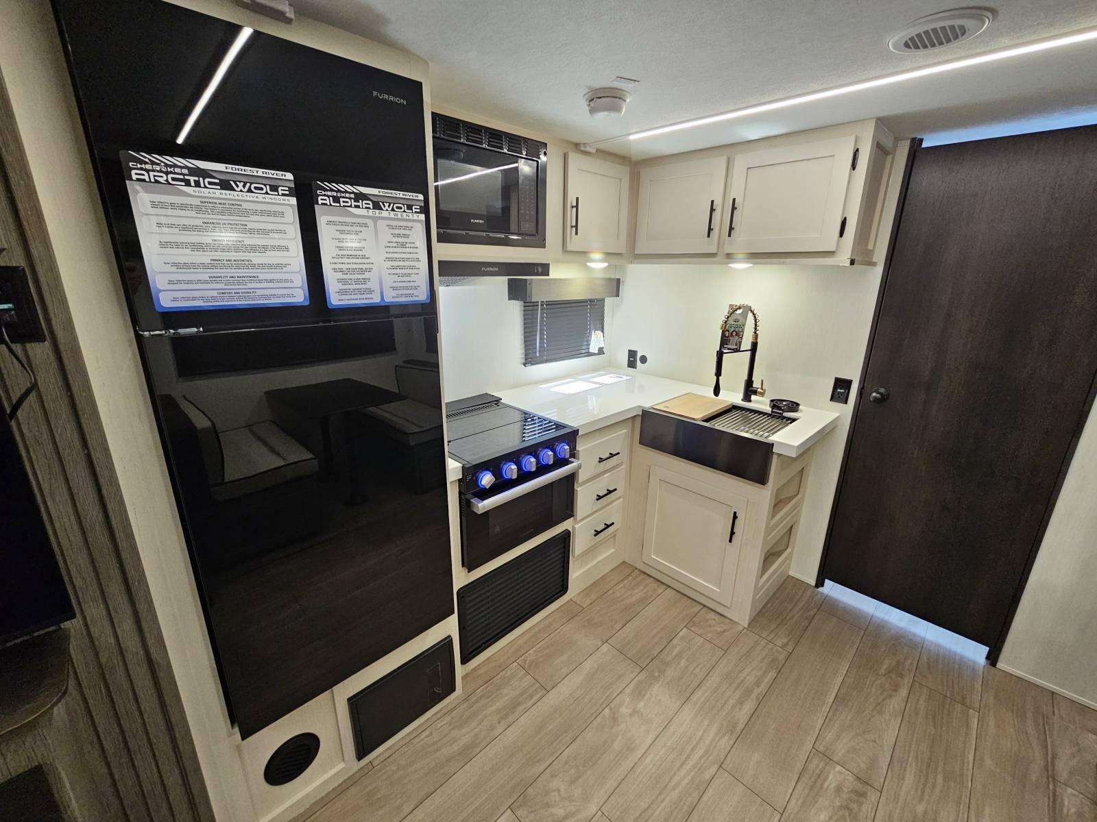 2026 Forest River 2026 Forest River Cherokee Alpha Wolf - thumbnail 8