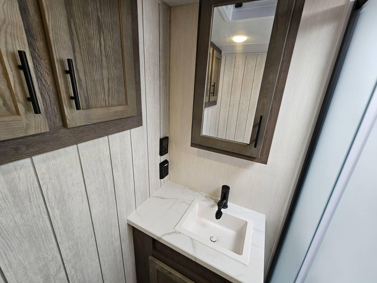 2026 Forest River 2026 Forest River Cherokee Alpha Wolf - thumbnail 16