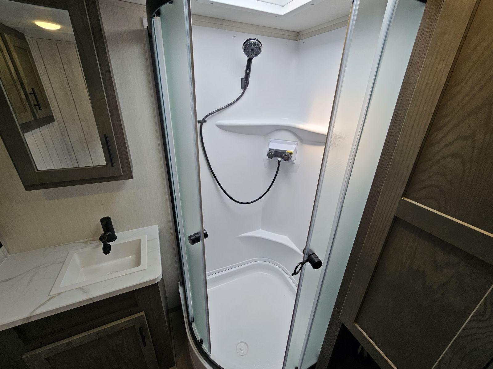 2026 Forest River 2026 Forest River Cherokee Alpha Wolf - thumbnail 18