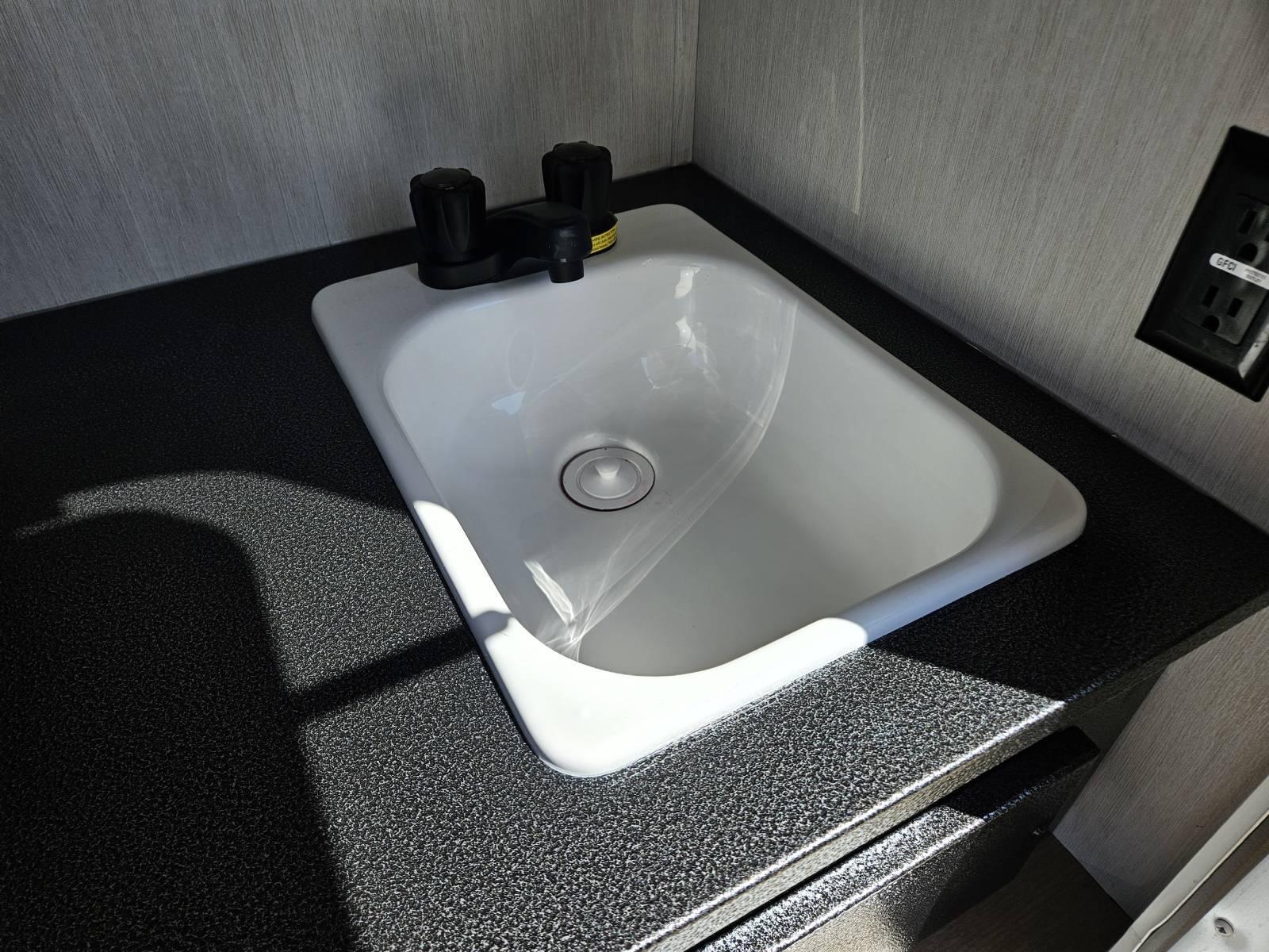 2026 Forest River 2026 Forest River Cherokee Alpha Wolf - thumbnail 25