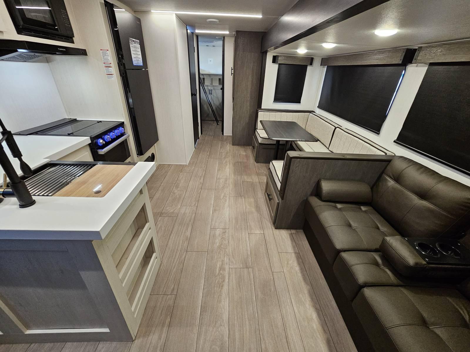 2026 Forest River 2026 Forest River Cherokee Alpha Wolf - thumbnail 4