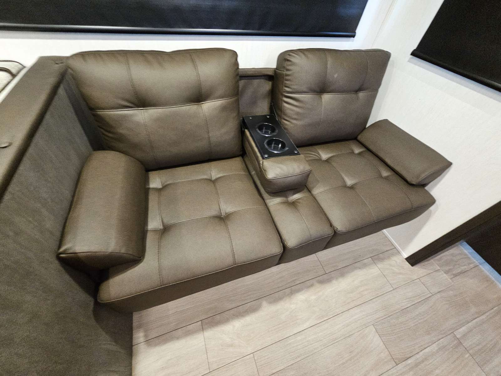 2026 Forest River 2026 Forest River Cherokee Alpha Wolf - thumbnail 6