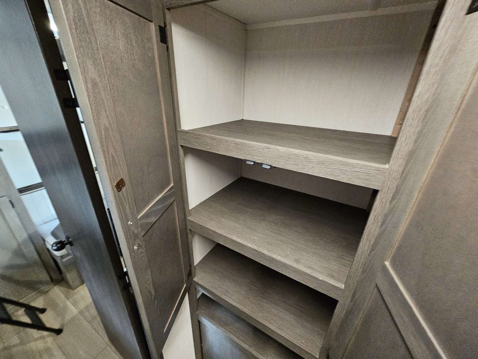 2026 Forest River 2026 Forest River Cherokee Alpha Wolf - thumbnail 12