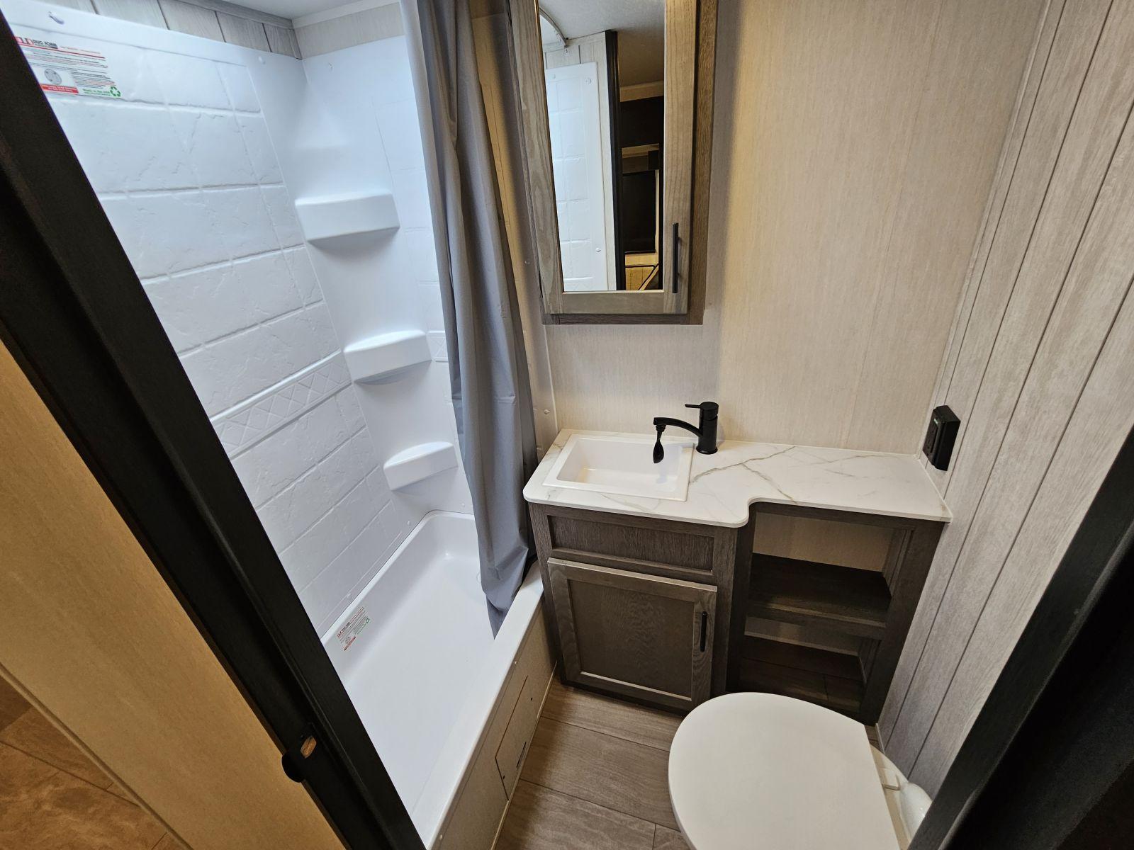 2026 Forest River 2026 Forest River Cherokee Alpha Wolf - thumbnail 18