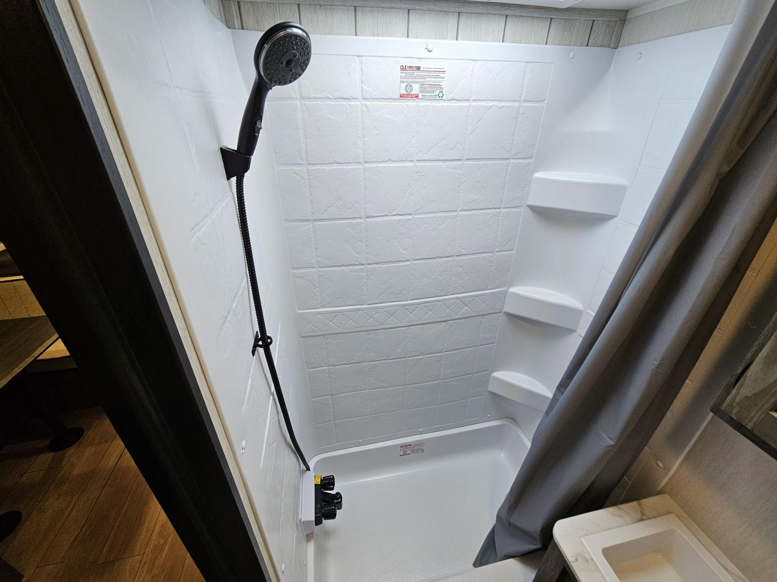 2026 Forest River 2026 Forest River Cherokee Alpha Wolf - thumbnail 19