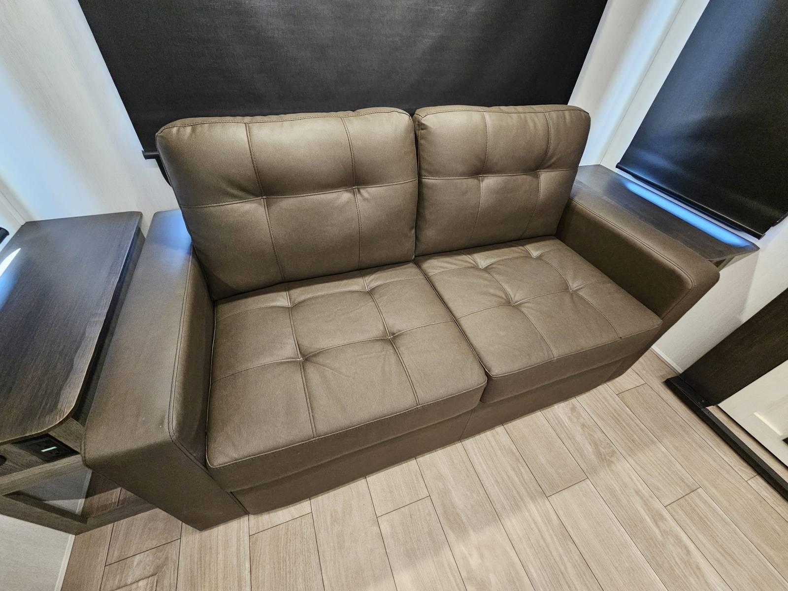 2026 Forest River 2026 Forest River Cherokee Alpha Wolf - thumbnail 6