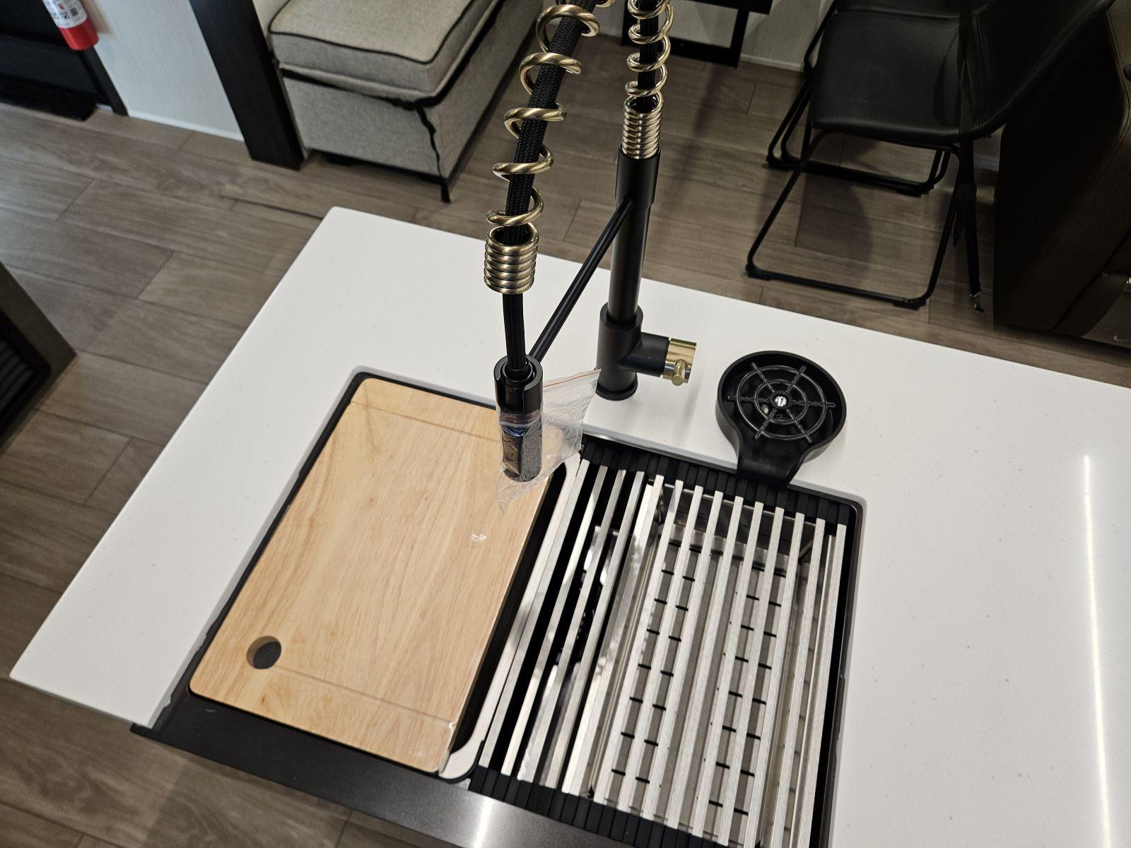 2026 Forest River 2026 Forest River Cherokee Alpha Wolf - thumbnail 11