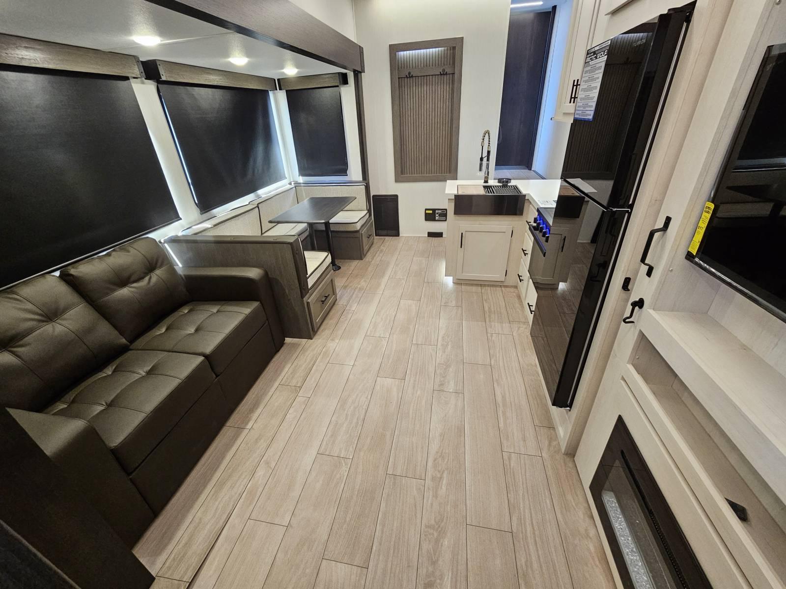 2026 Forest River 2026 Forest River Cherokee Arctic Wolf - thumbnail 5