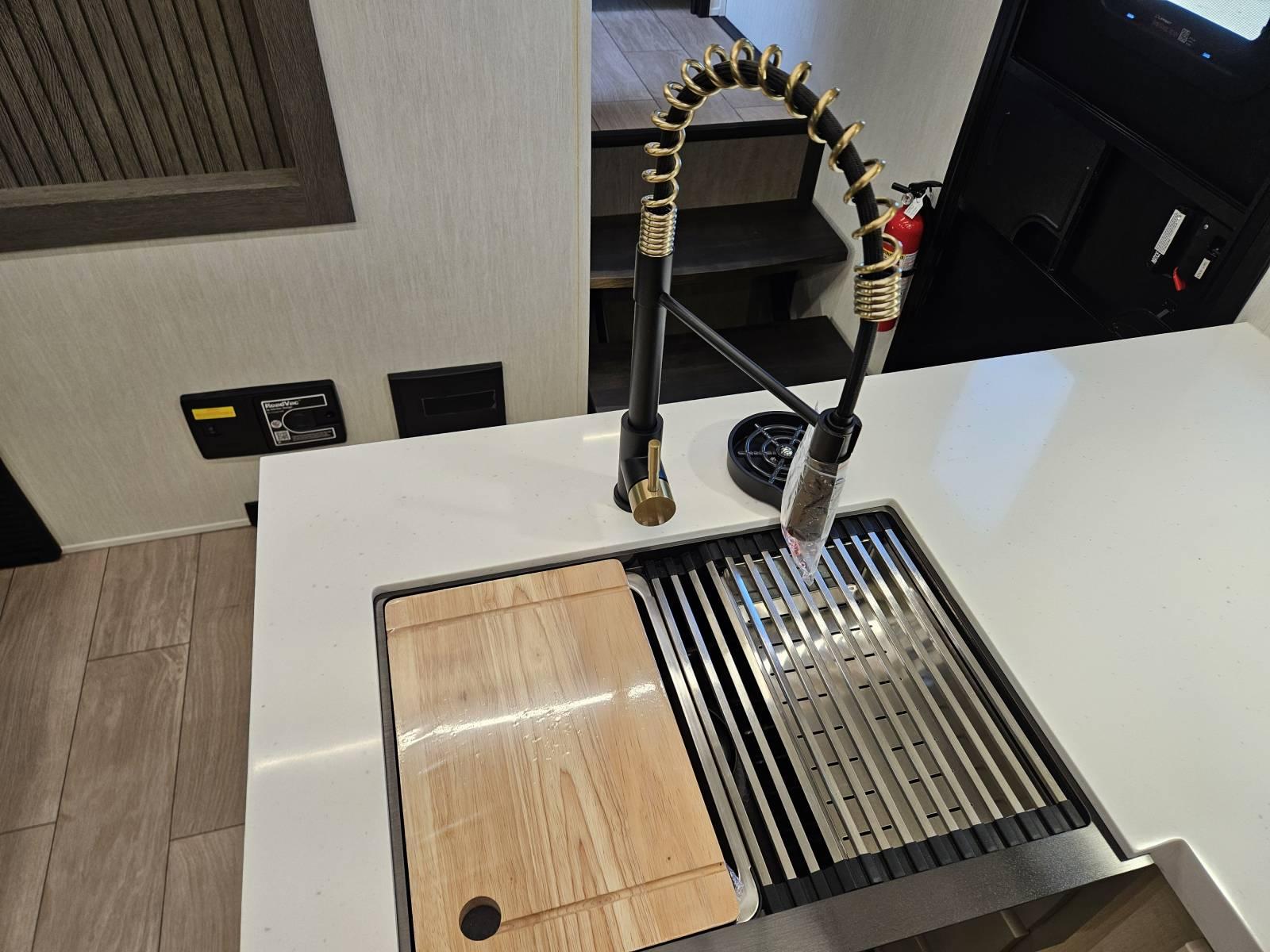 2026 Forest River 2026 Forest River Cherokee Arctic Wolf - thumbnail 11