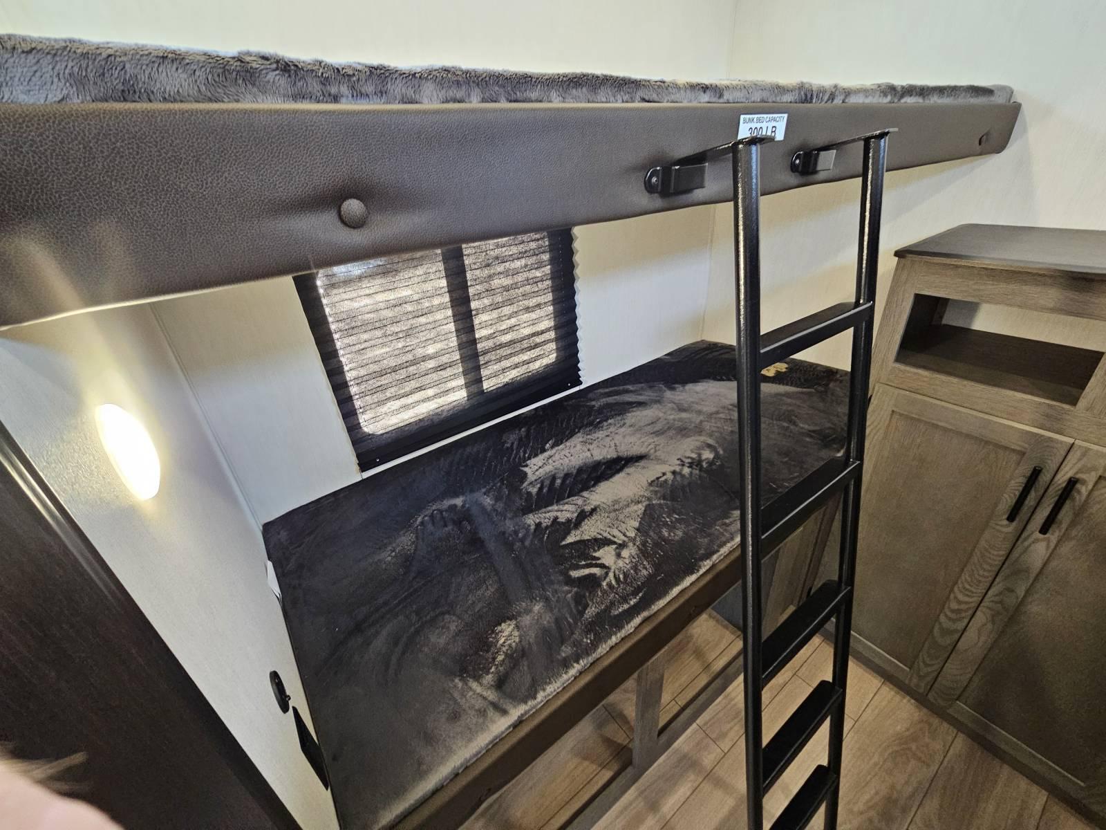 2026 Forest River 2026 Forest River Cherokee Arctic Wolf - thumbnail 19