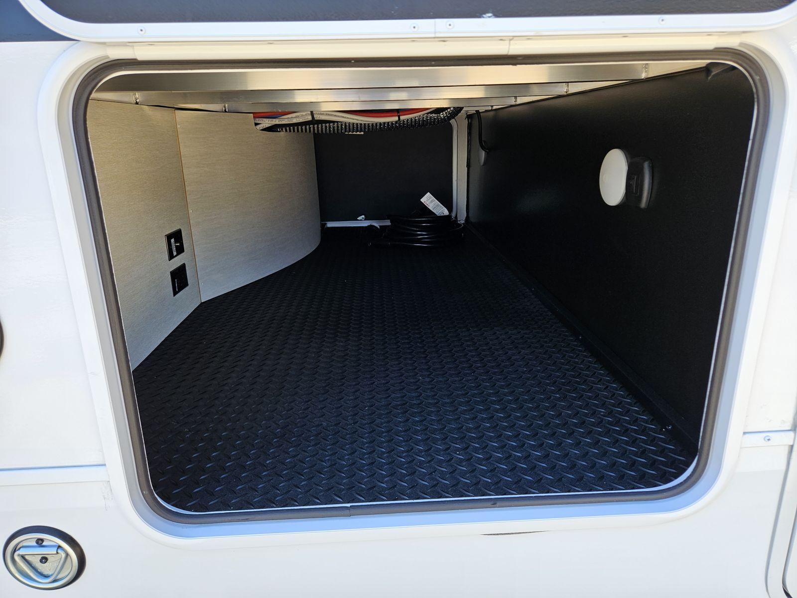 2026 Forest River 2026 Forest River Cherokee Arctic Wolf - thumbnail 26