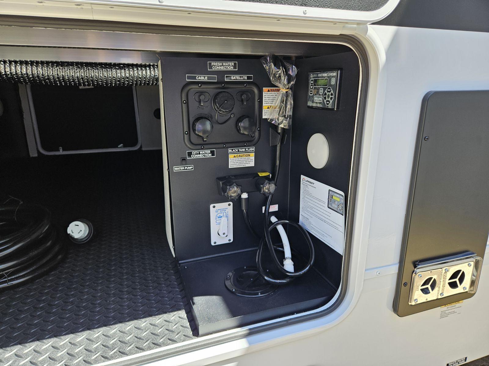 2026 Forest River 2026 Forest River Cherokee Arctic Wolf - thumbnail 33