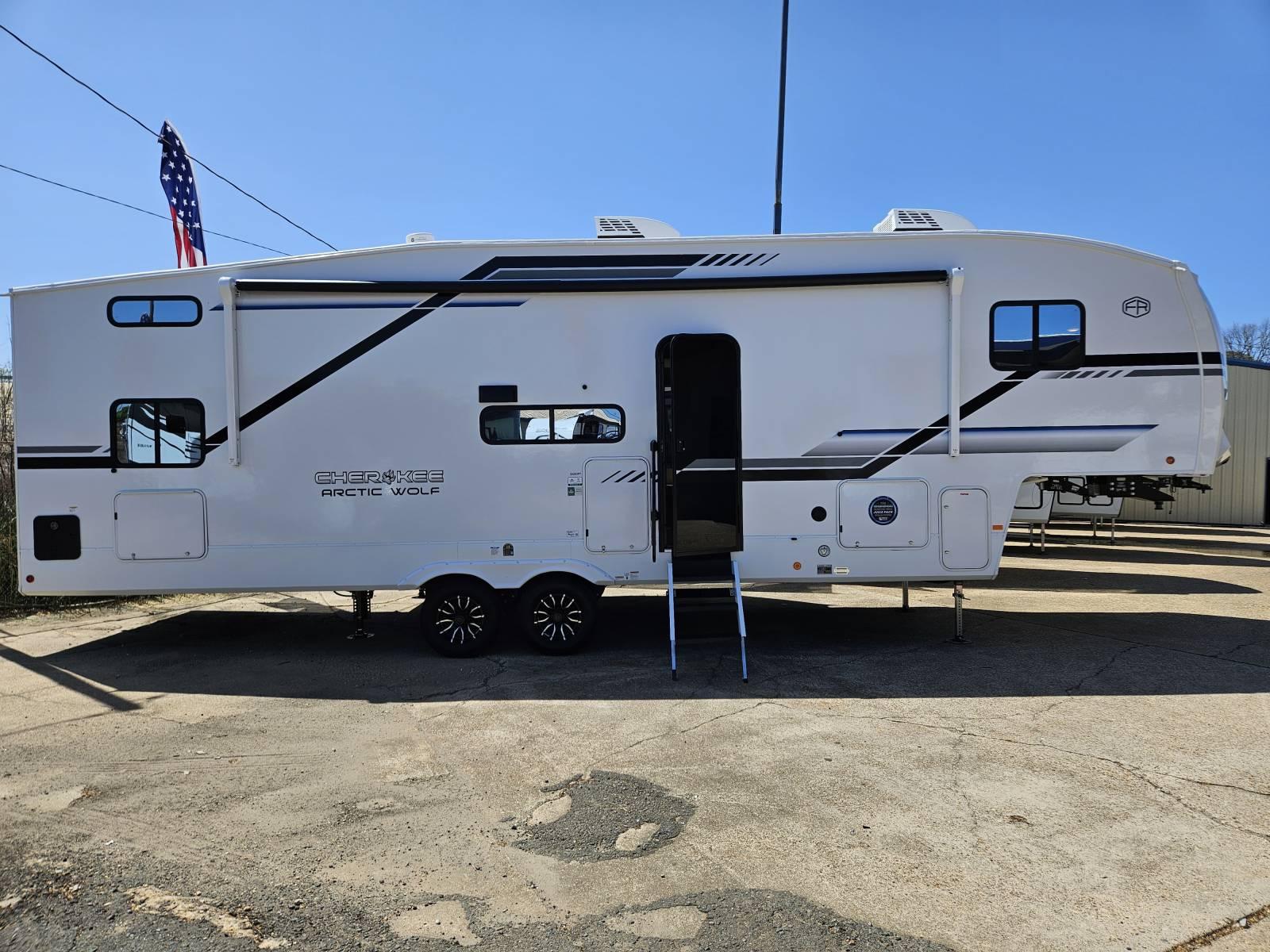 2026 Forest River 2026 Forest River Cherokee Arctic Wolf - thumbnail 36