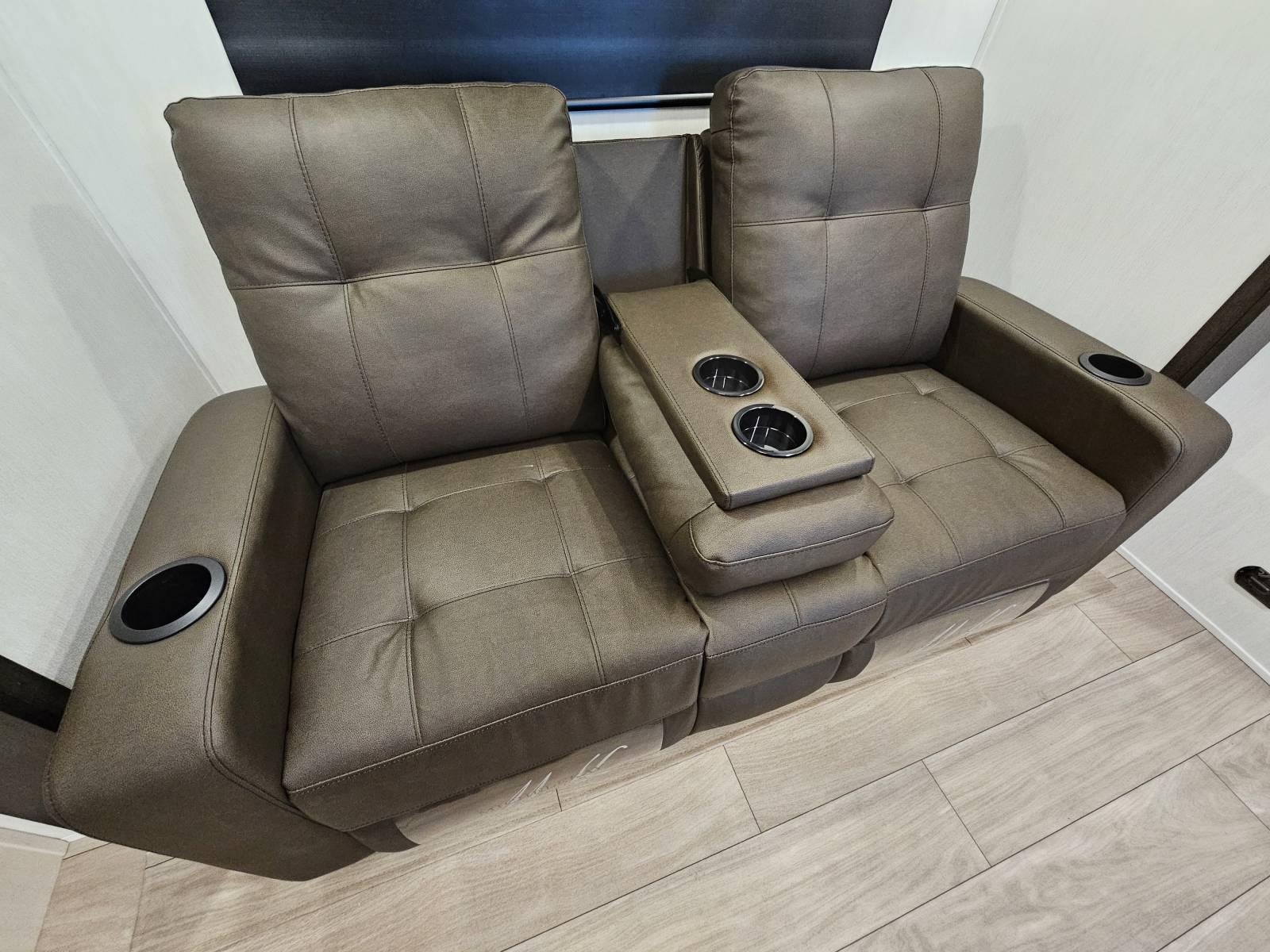 2026 Forest River 2026 Forest River Cherokee Alpha Wolf - thumbnail 6