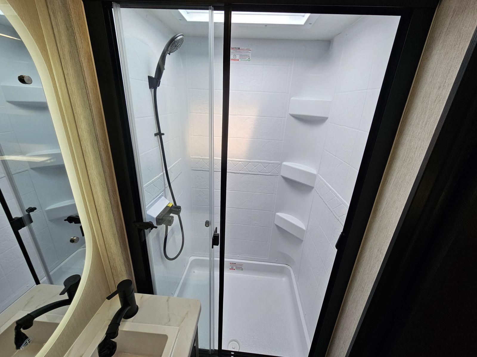 2026 Forest River 2026 Forest River Cherokee Alpha Wolf - thumbnail 17