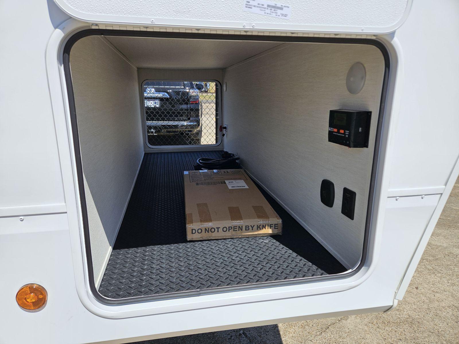 2026 Forest River 2026 Forest River Cherokee Alpha Wolf - thumbnail 19