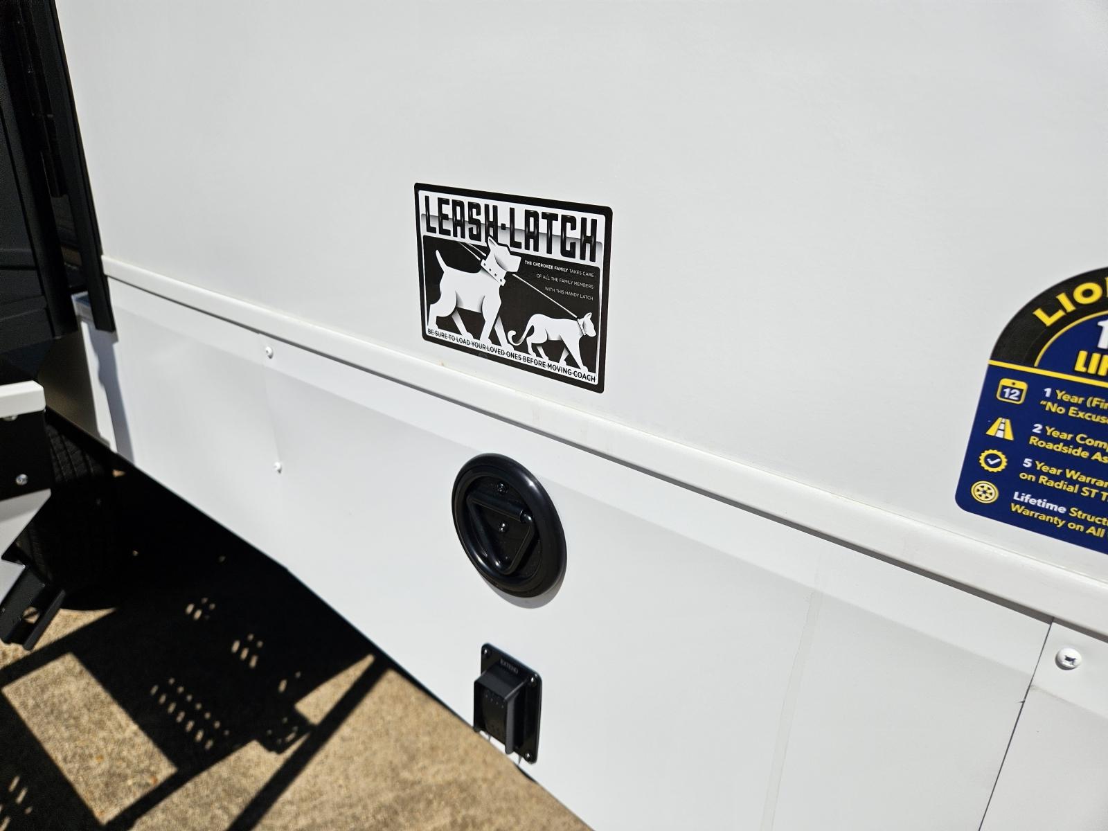 2026 Forest River 2026 Forest River Cherokee Alpha Wolf - thumbnail 20