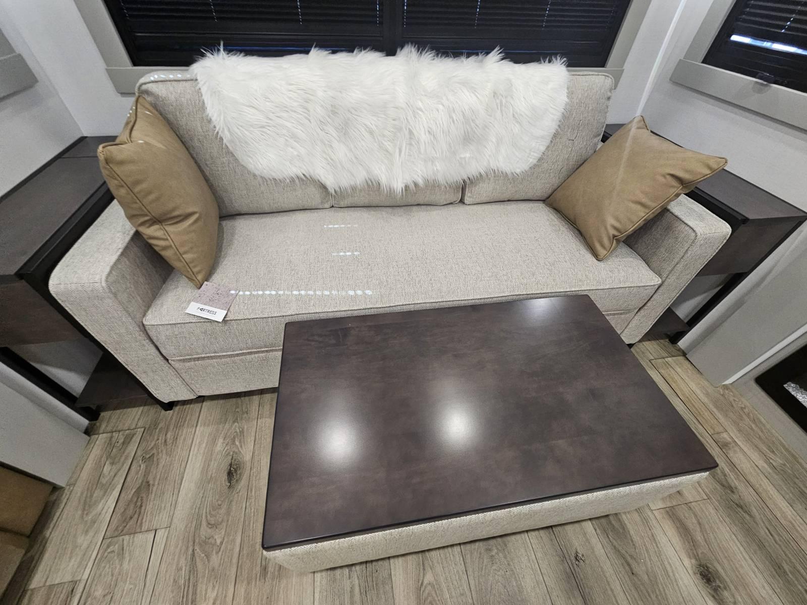 2026 Brinkley 2026 Brinkley Model Z - thumbnail 6