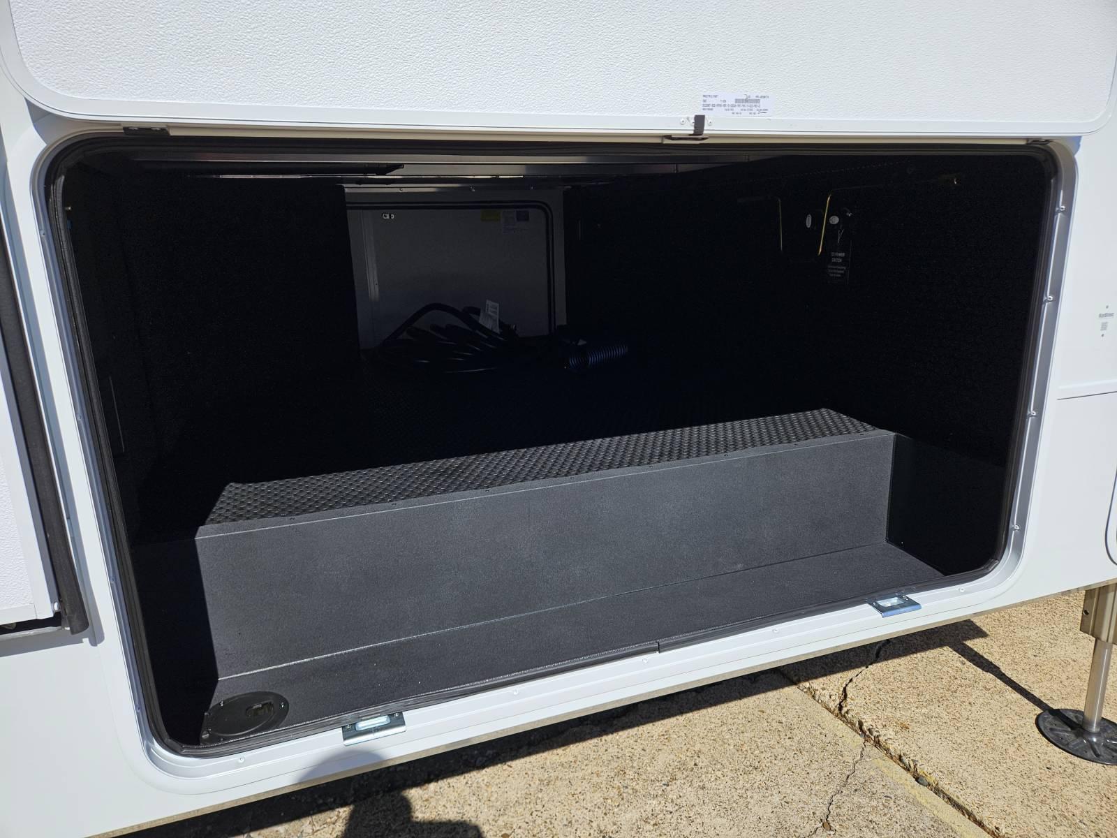 2026 Brinkley 2026 Brinkley Model Z - thumbnail 23