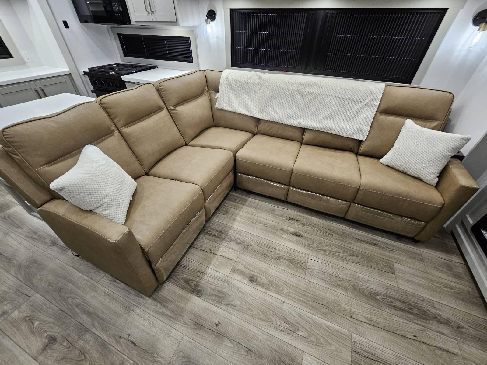 2026 Brinkley 2026 Brinkley Model Z - thumbnail 6