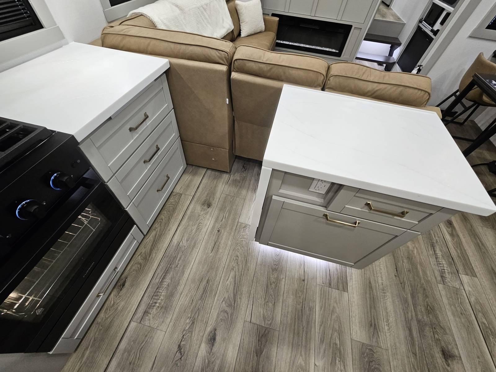 2026 Brinkley 2026 Brinkley Model Z - thumbnail 13