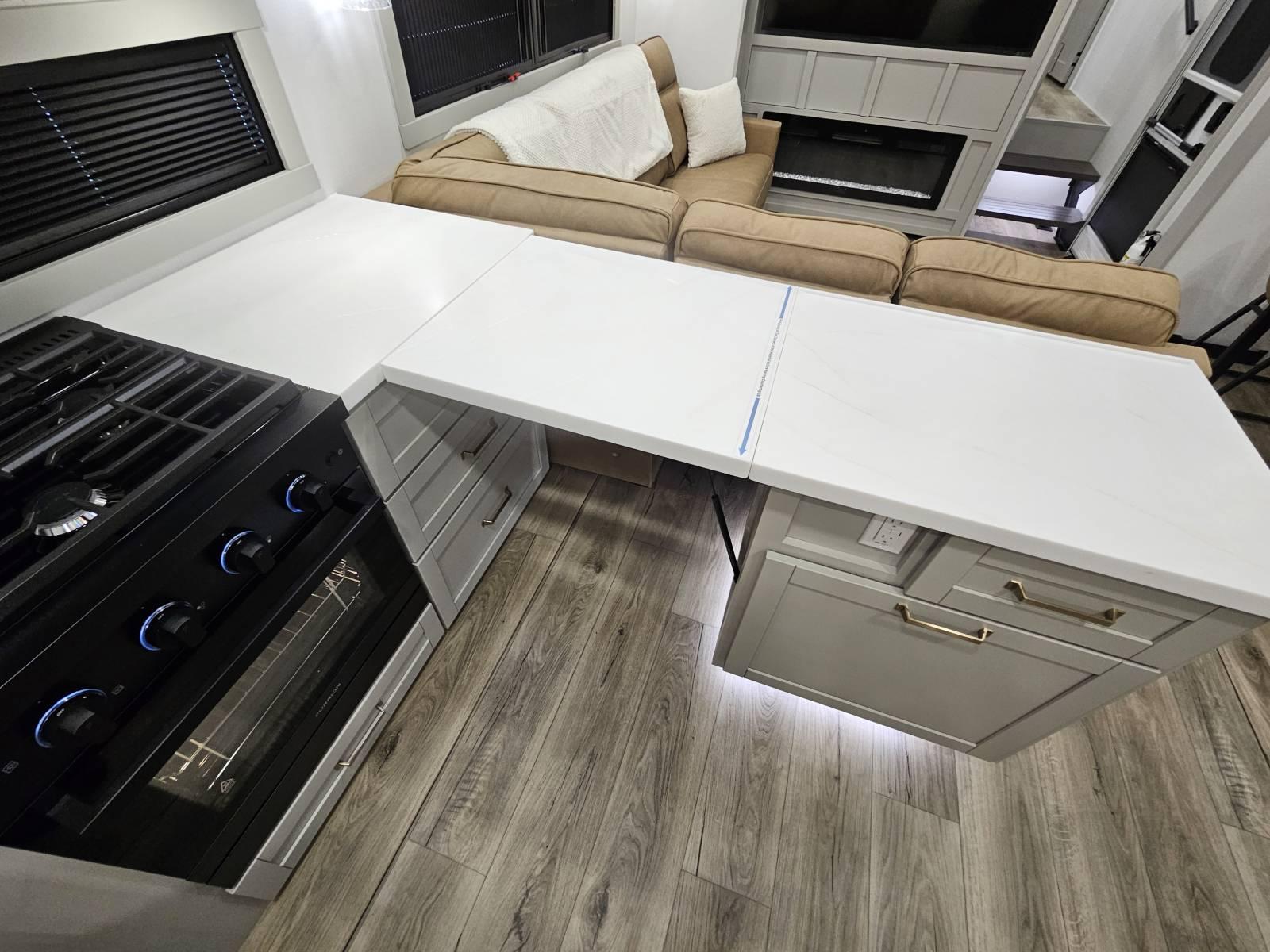 2026 Brinkley 2026 Brinkley Model Z - thumbnail 14