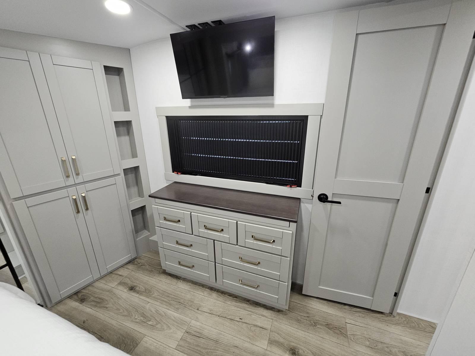 2026 Brinkley 2026 Brinkley Model Z - thumbnail 18