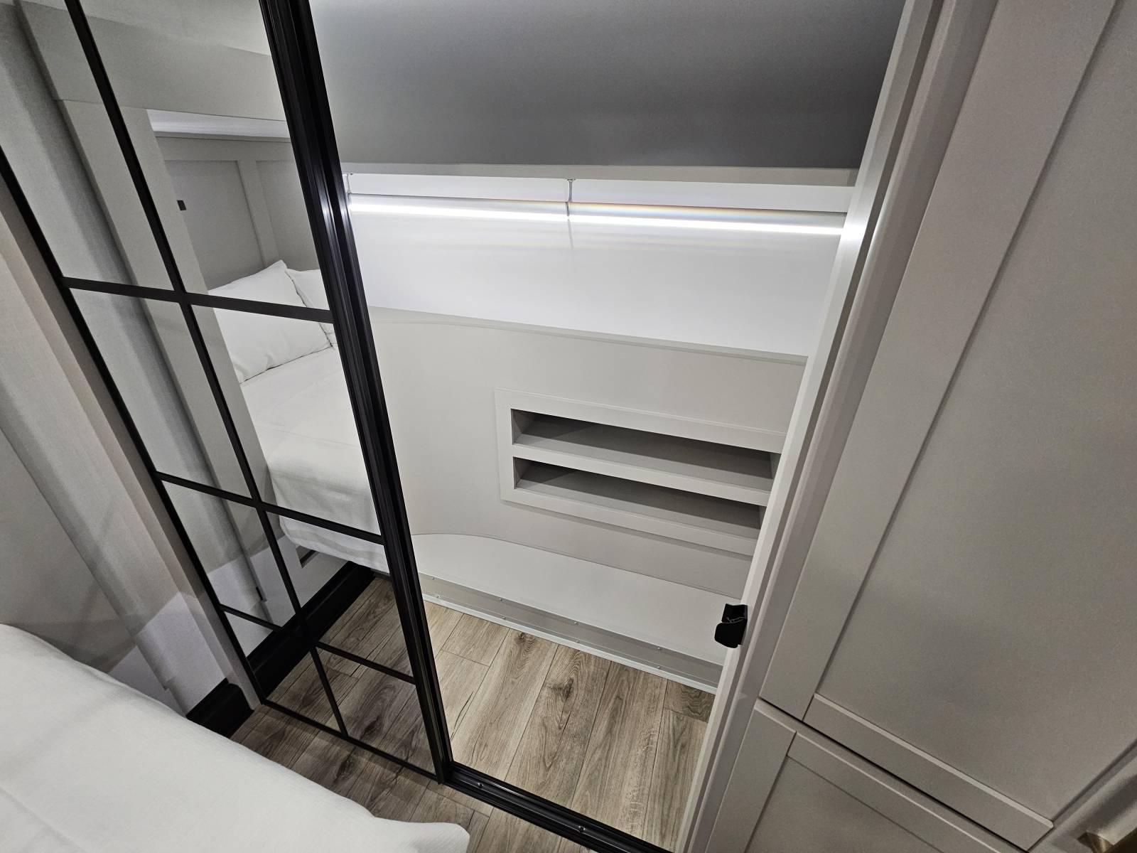 2026 Brinkley 2026 Brinkley Model Z - thumbnail 19