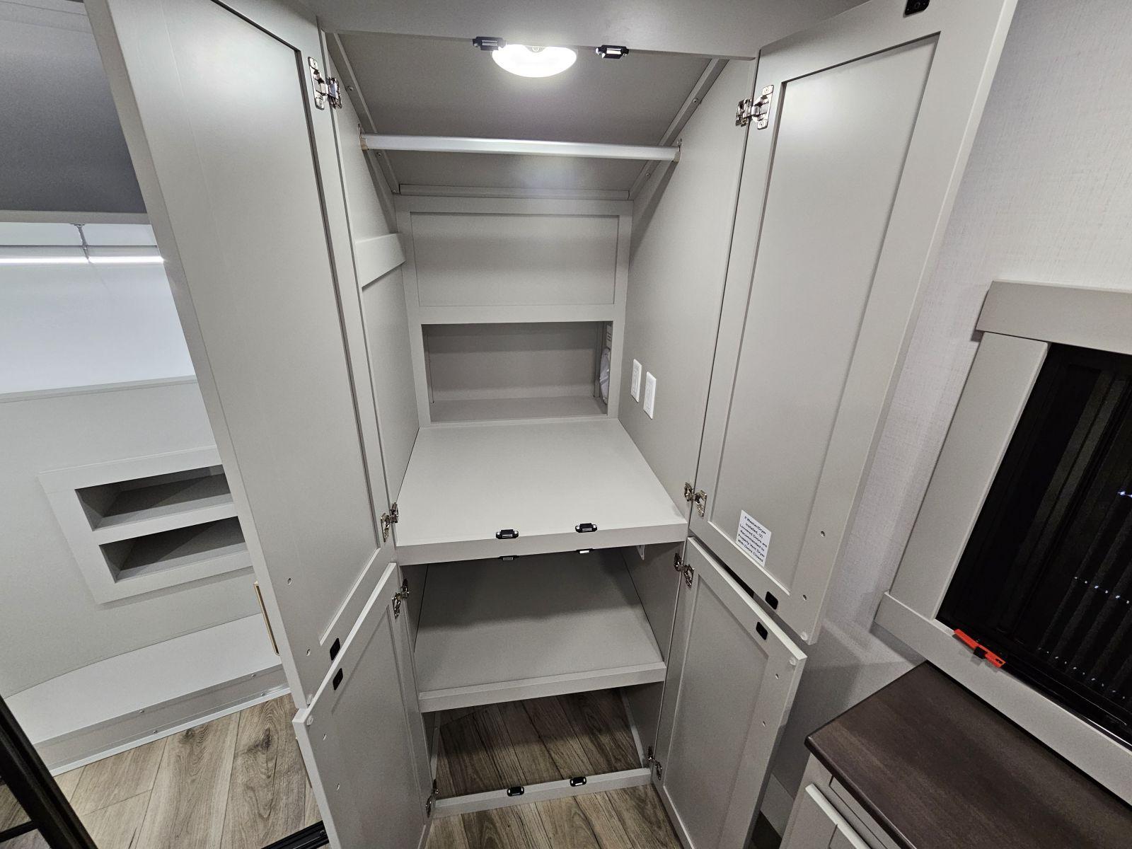 2026 Brinkley 2026 Brinkley Model Z - thumbnail 20