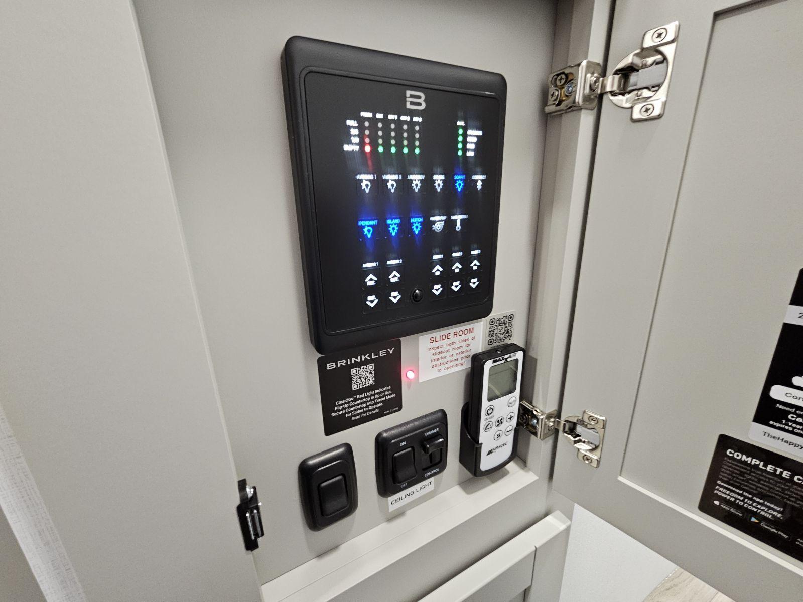 2026 Brinkley 2026 Brinkley Model Z - thumbnail 25