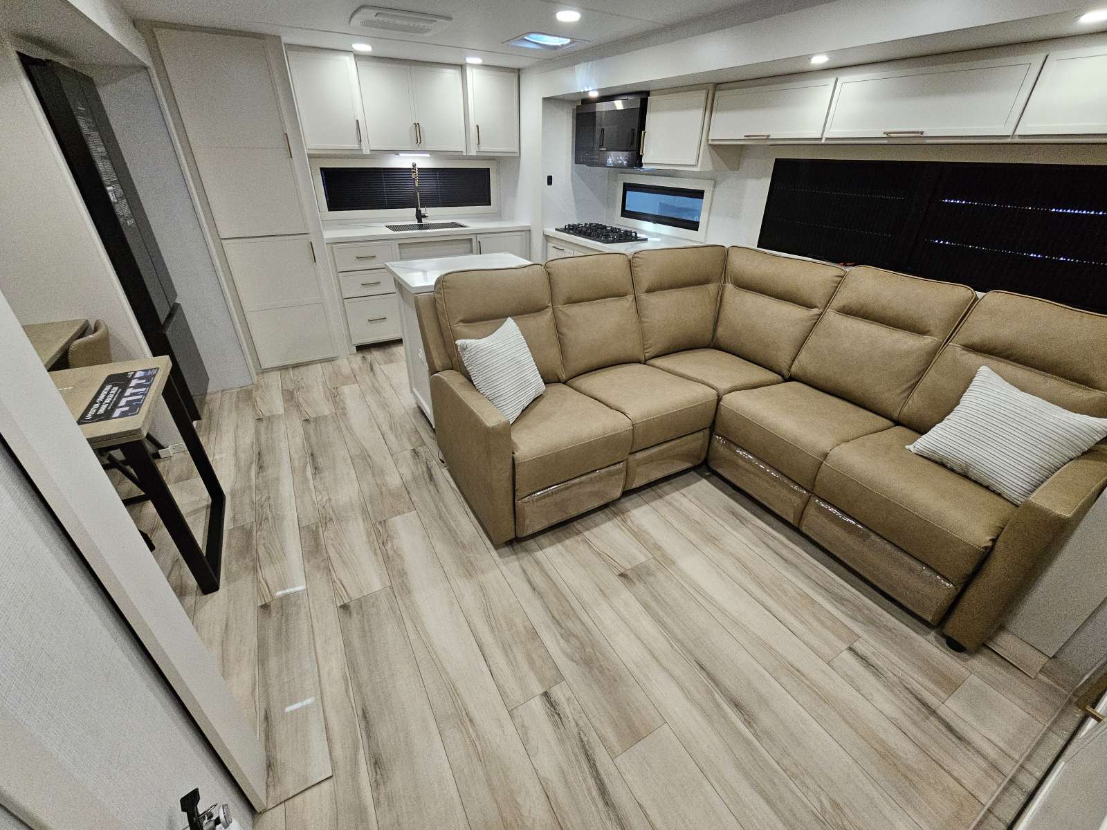 2026 Brinkley 2026 Brinkley Model I - thumbnail 4