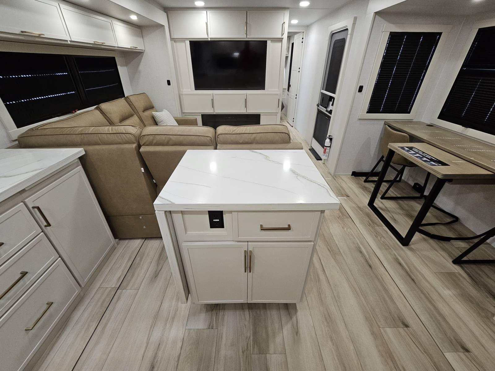 2026 Brinkley 2026 Brinkley Model I - thumbnail 5