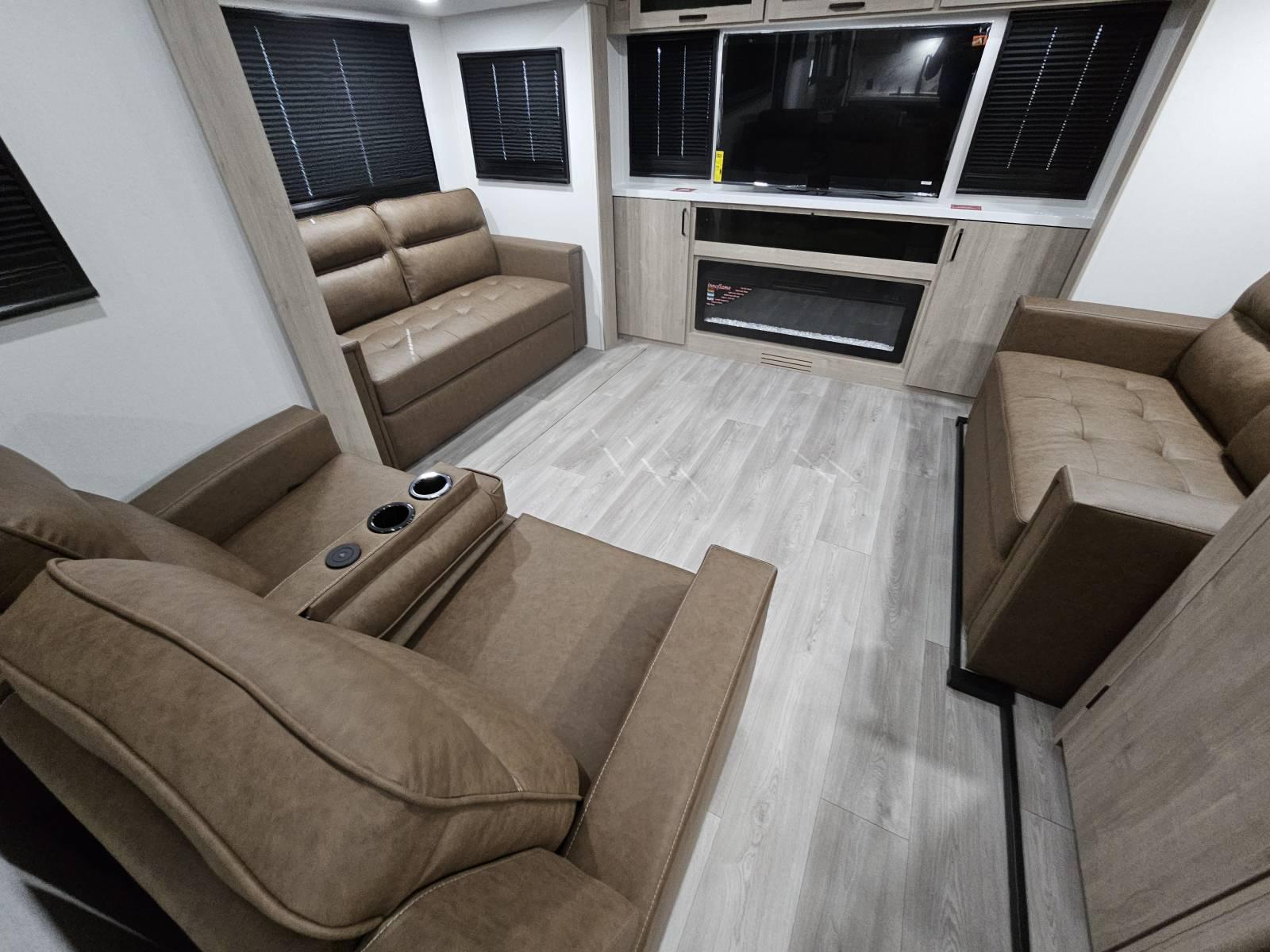 2026 Grand Design 2026 Grand Design Imagine - thumbnail 6