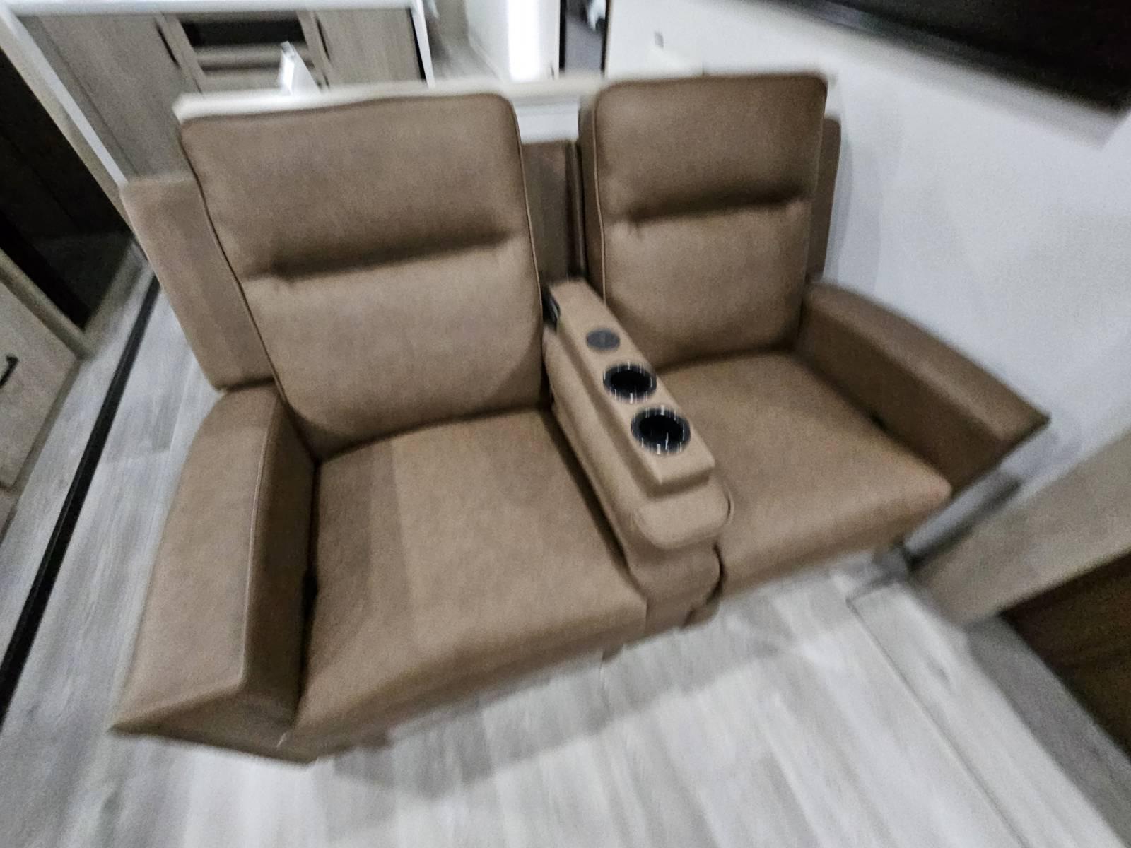 2026 Grand Design 2026 Grand Design Imagine - thumbnail 9