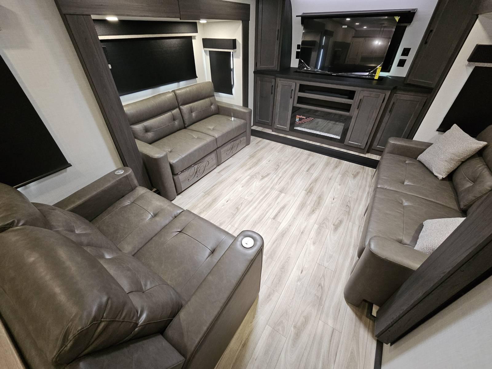 2026 Venture RV 2026 Venture RV SportTrek Touring Edition - thumbnail 6