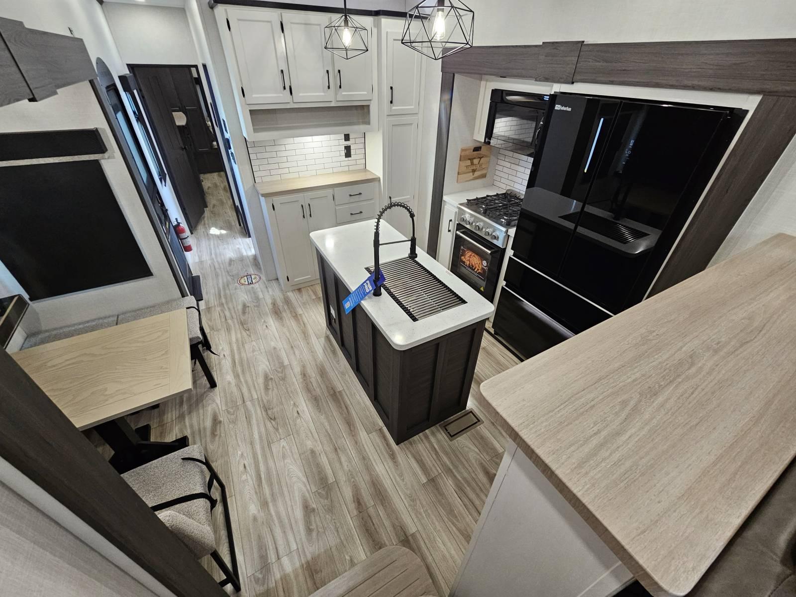 2026 Venture RV 2026 Venture RV SportTrek Touring Edition - thumbnail 11