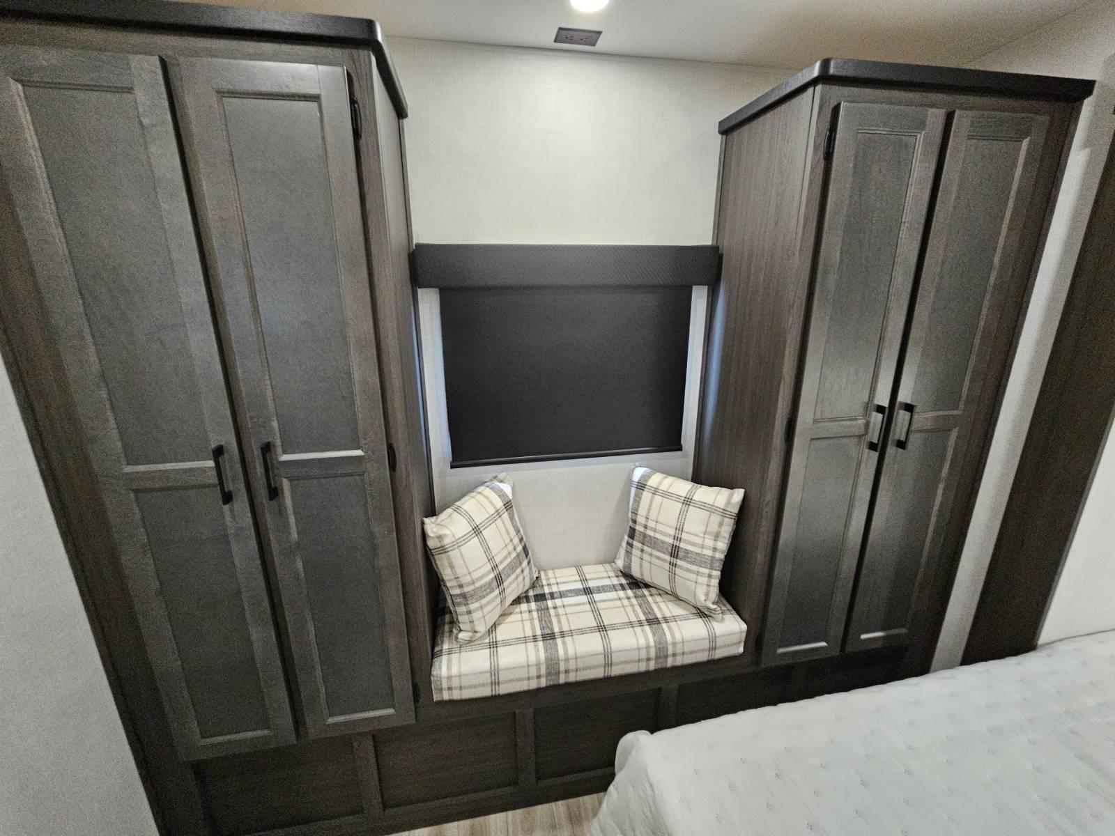 2026 Venture RV 2026 Venture RV SportTrek Touring Edition - thumbnail 22