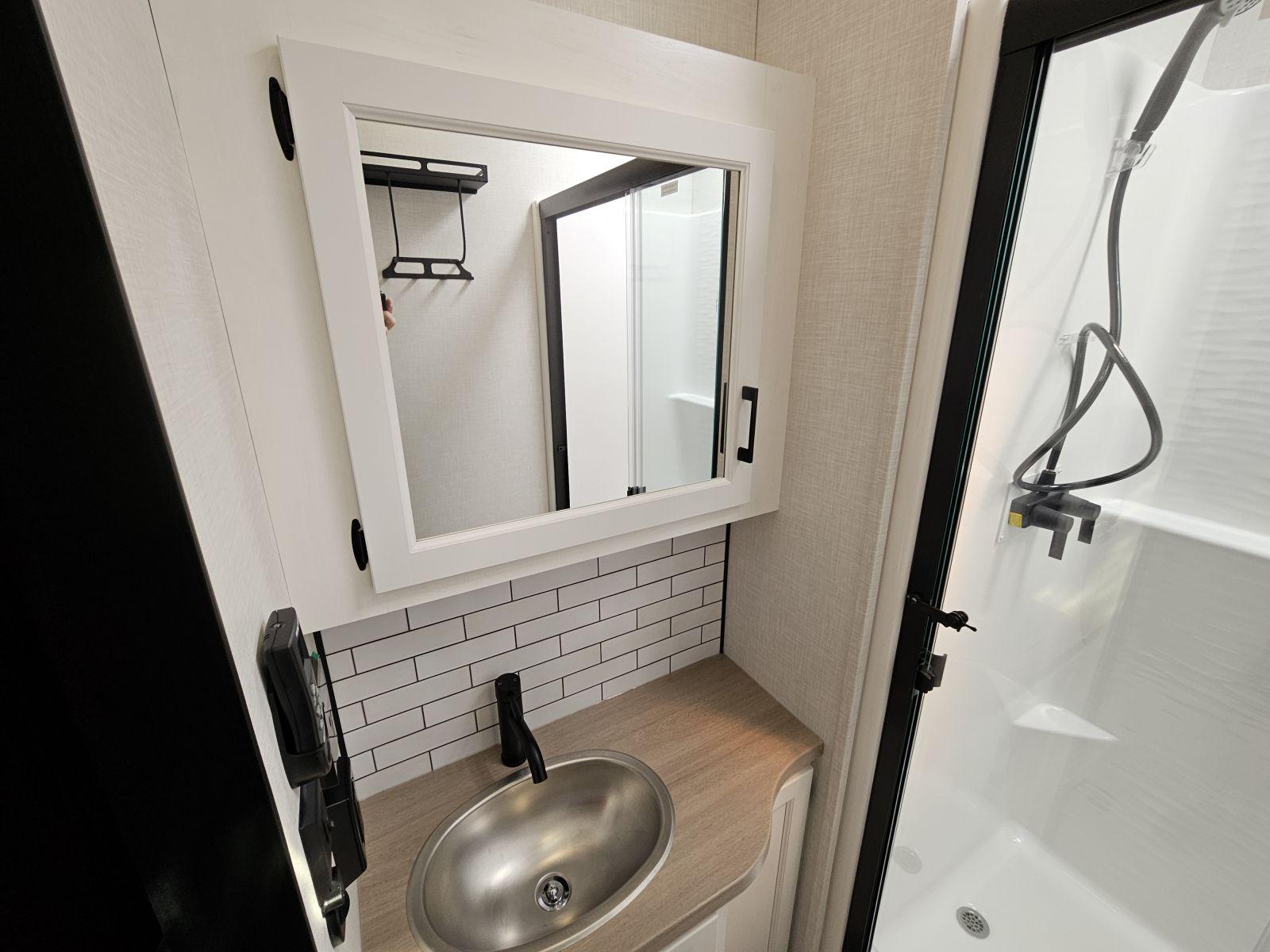 2026 Venture RV 2026 Venture RV SportTrek Touring Edition - thumbnail 28