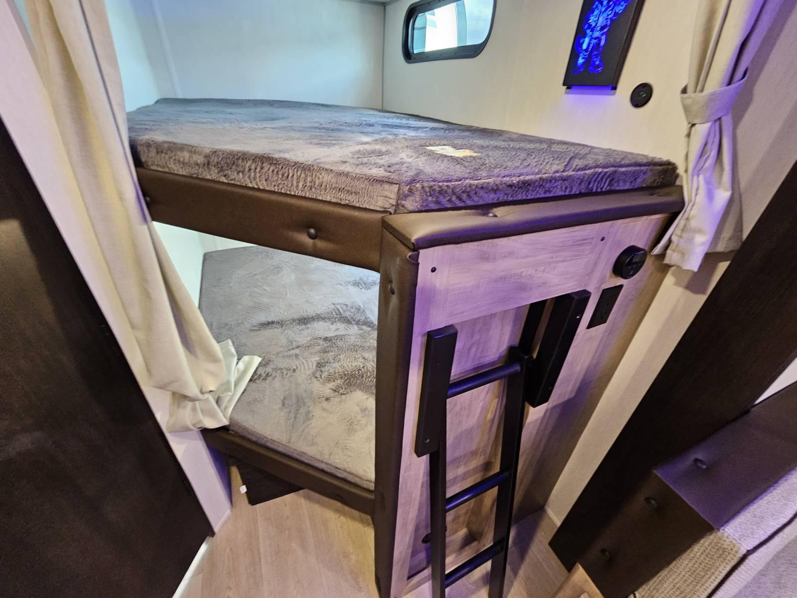 2026 Forest River 2026 Forest River Cherokee Grey Wolf Black Label - thumbnail 15