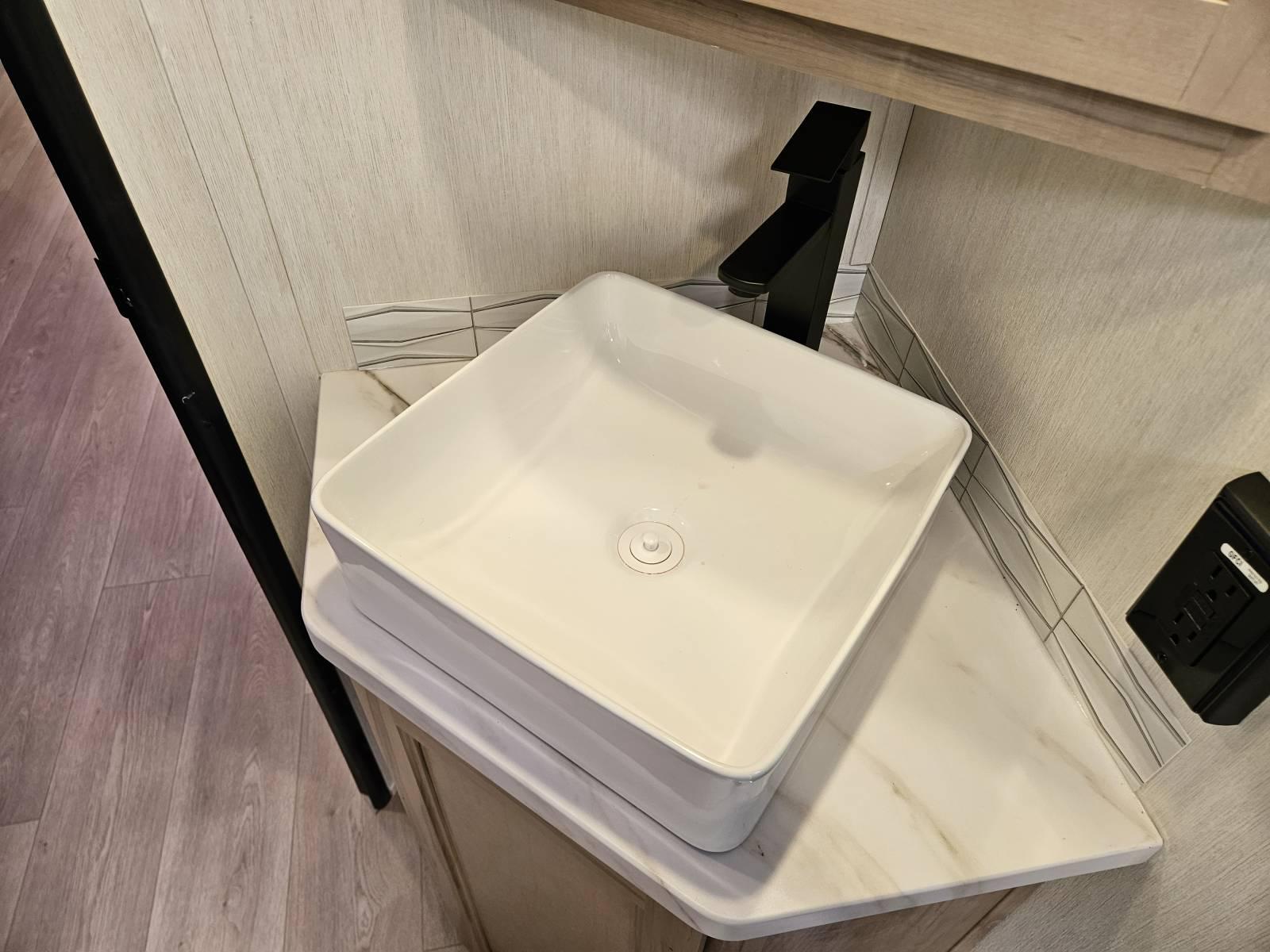 2026 Forest River 2026 Forest River Cherokee Grey Wolf Black Label - thumbnail 17