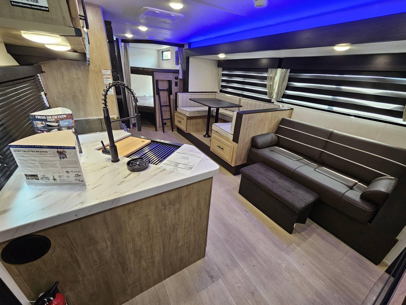 2026 Forest River 2026 Forest River Cherokee Grey Wolf - thumbnail 4