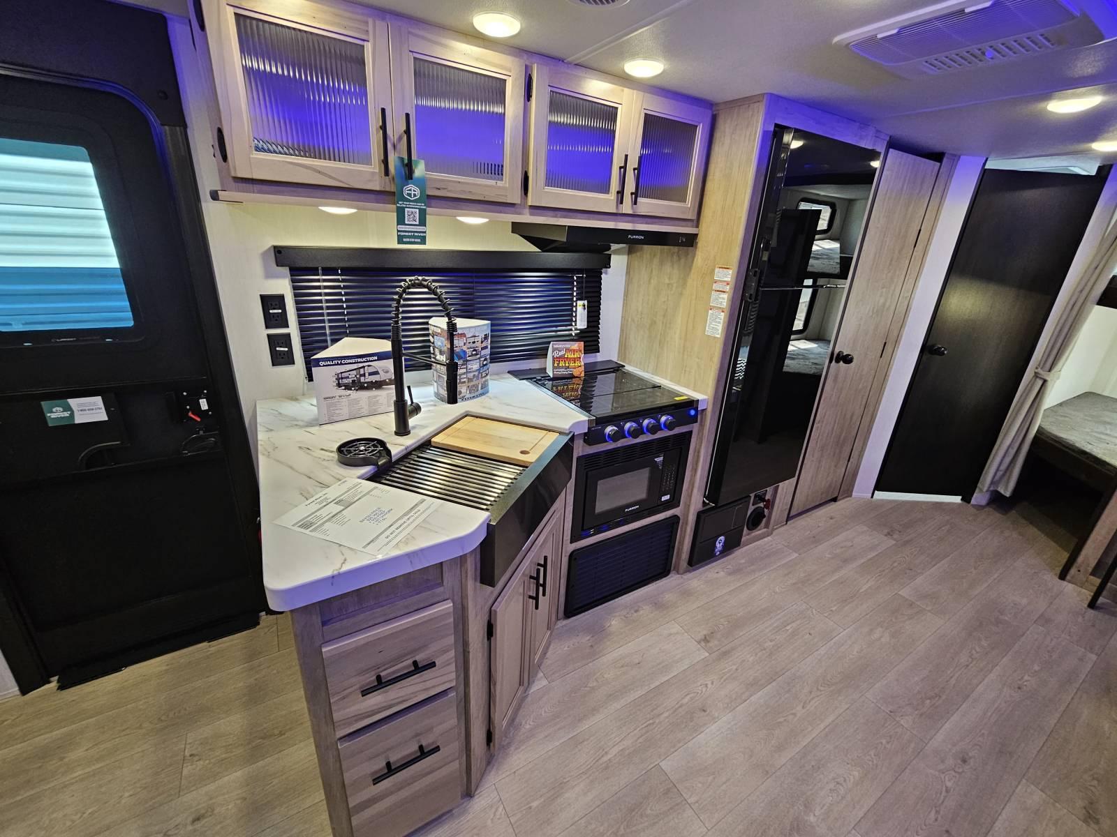 2026 Forest River 2026 Forest River Cherokee Grey Wolf - thumbnail 8