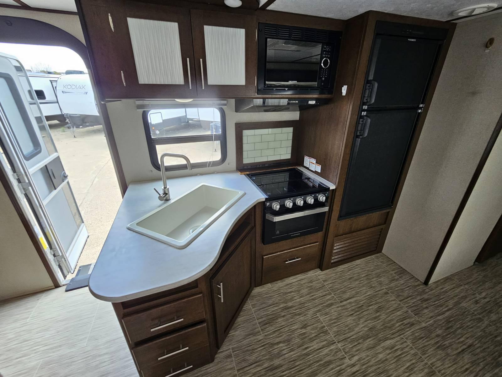 2020 Prime Time 2020 Prime Time Avenger - thumbnail 7