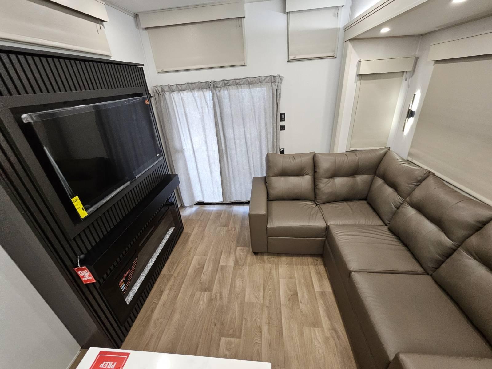 2026 Grand Design 2026 Grand Design Foundation - thumbnail 6