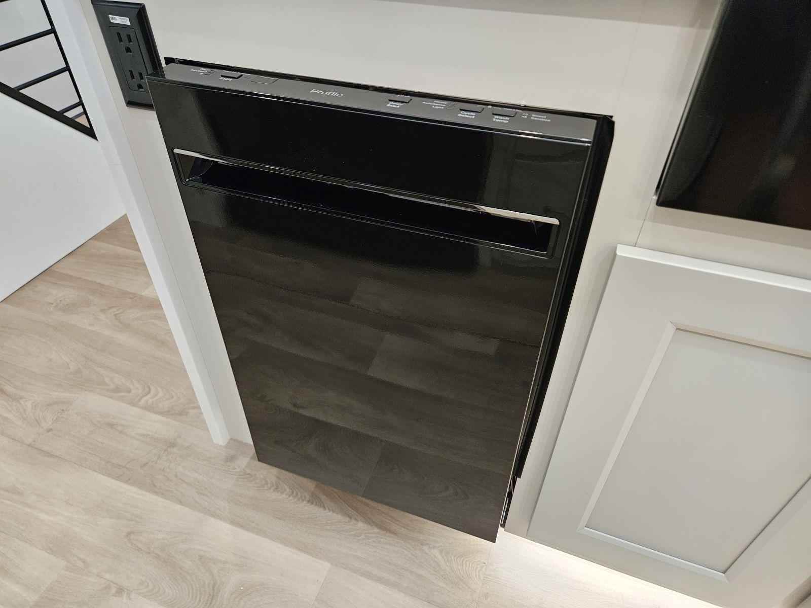 2026 Grand Design 2026 Grand Design Foundation - thumbnail 14