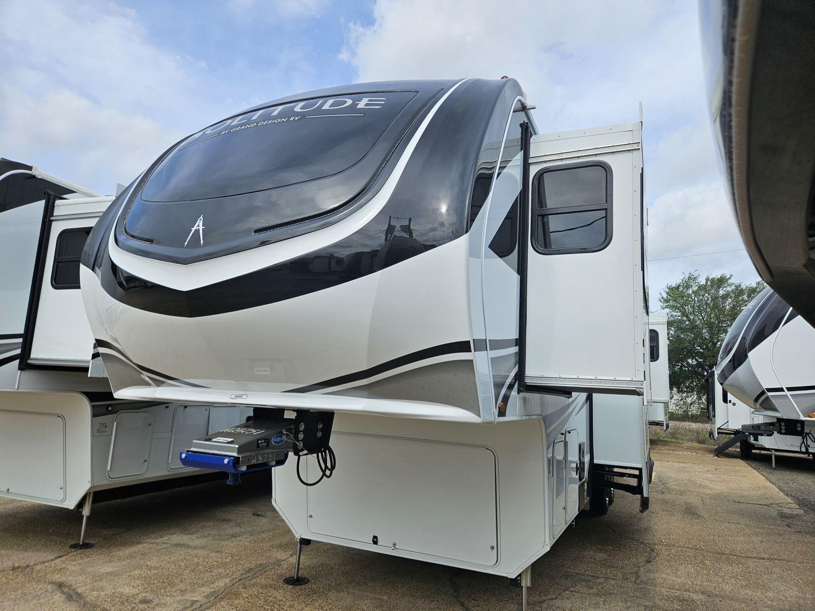 2026 Grand Design 2026 Grand Design Solitude - thumbnail 3